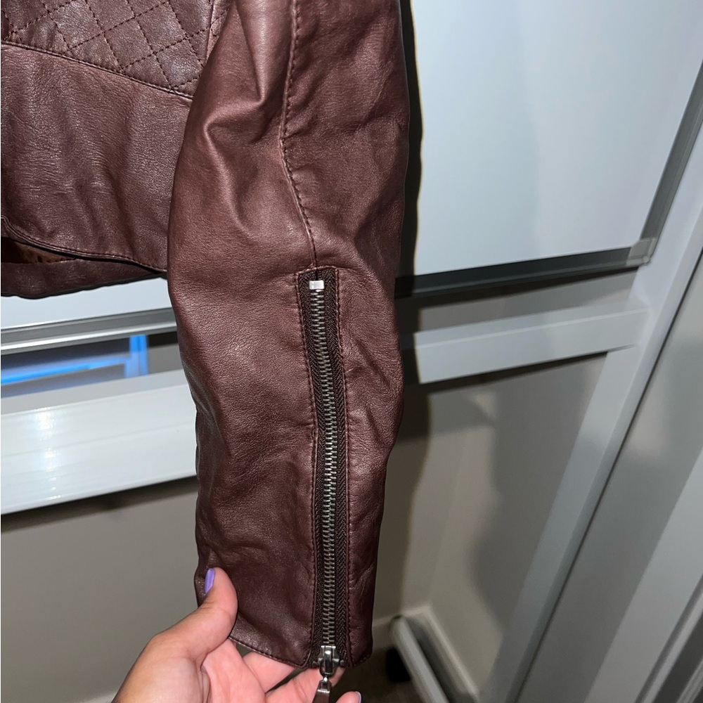 Leather jacket - Picture 2 of 4